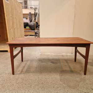 Spisebord med skjulte tillægsplader, teak