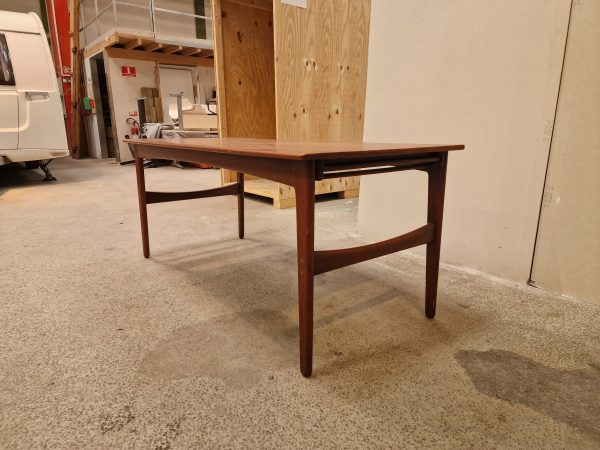 Spisebord med skjulte tillægsplader, teak