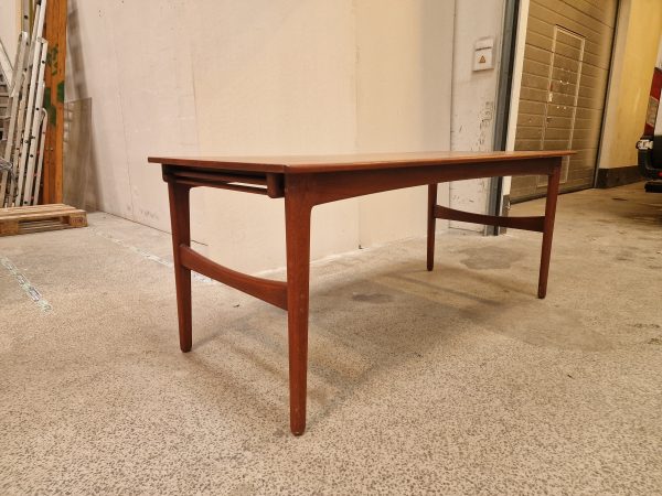 Spisebord med skjulte tillægsplader, teak