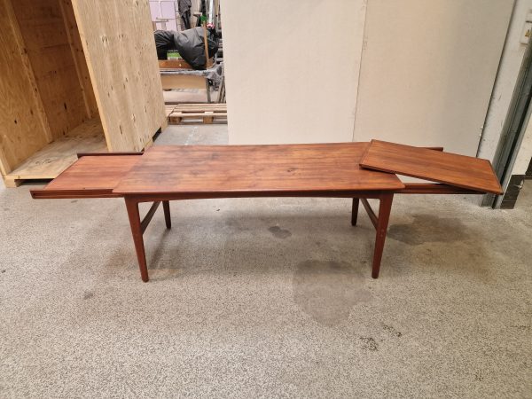 Spisebord med skjulte tillægsplader, teak