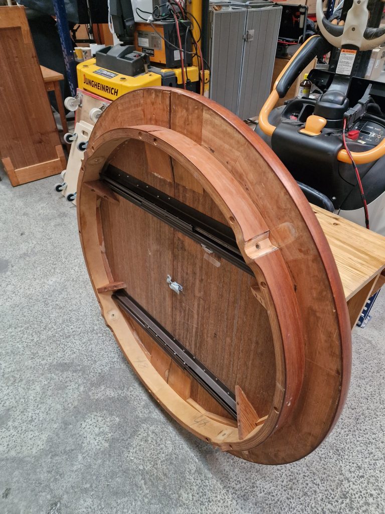 Rundt spisebord med to tillægsplader, Ø120, teak