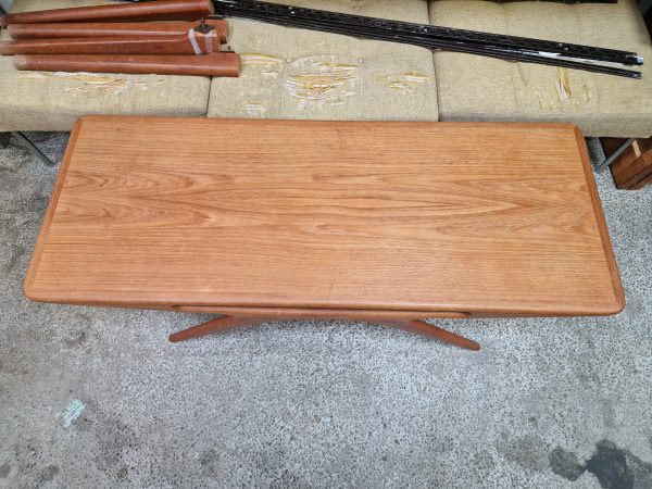 Sofabord i teak, Smilet af Johannes Andersen, CFC Silkeborg