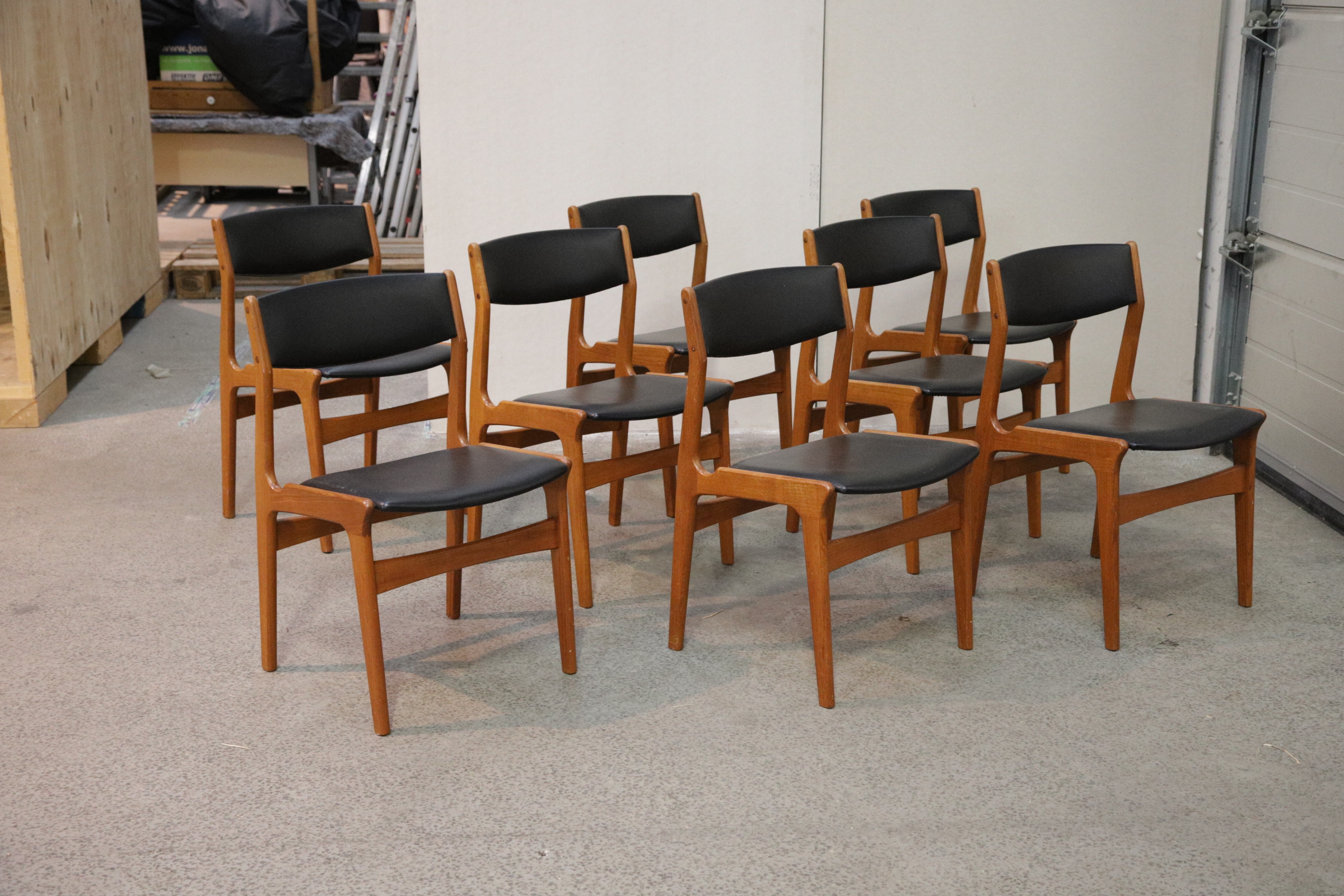 8 spisestole med sort læder, teak, Nova