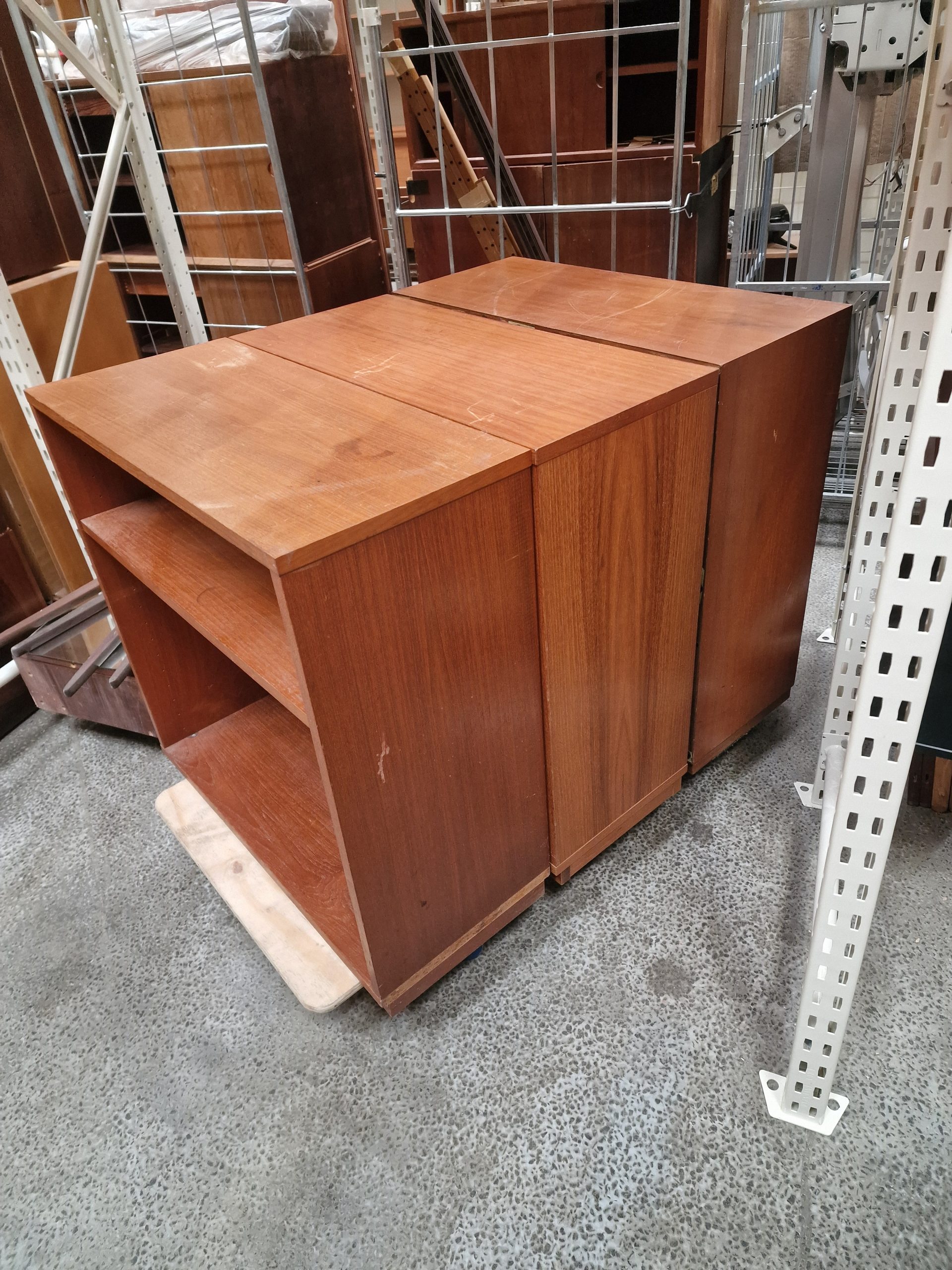 To små bogkasser, teak