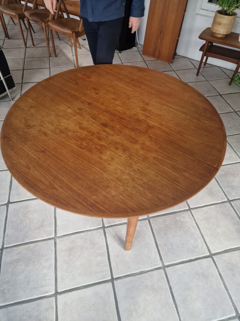 Ole Hald spisebord i teak med to tillægsplader, teak