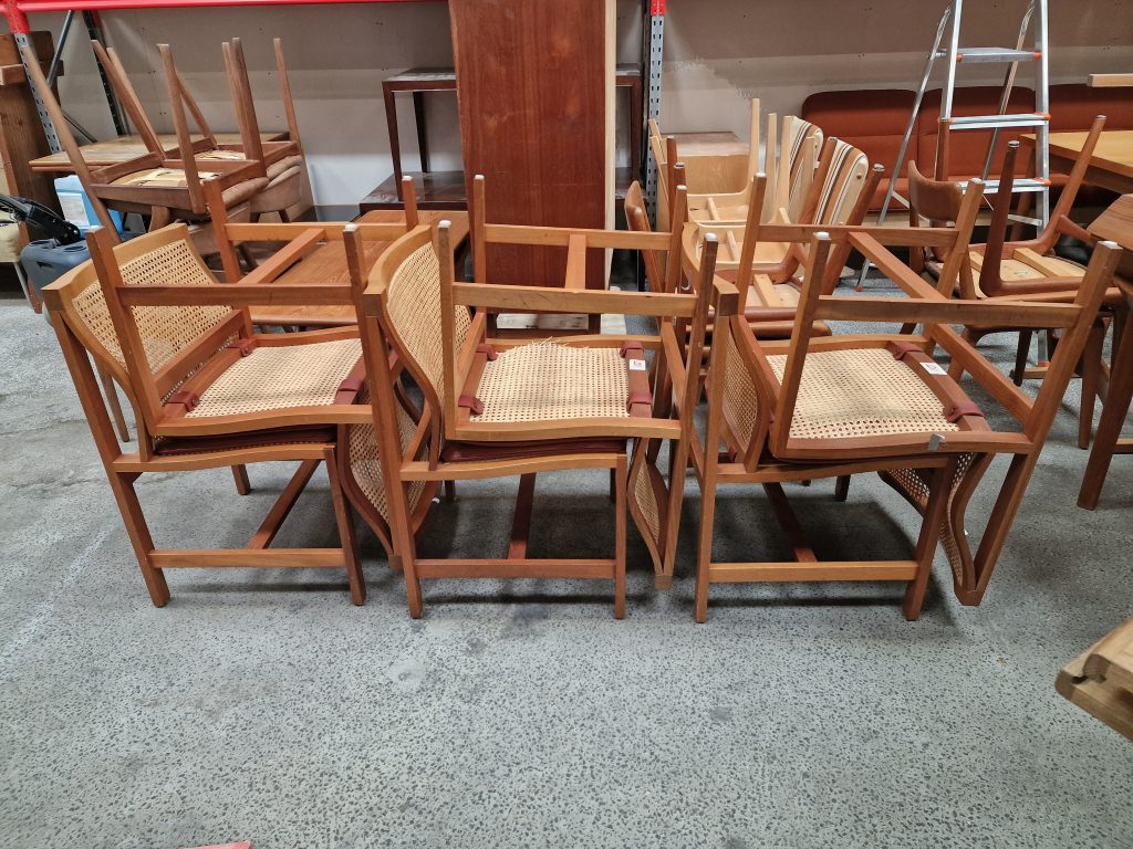 Seks Kongestole af Rud Thygesen for Botium