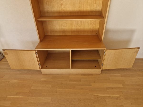 Reol/skænk i lys egetræ af Sven Ellekær