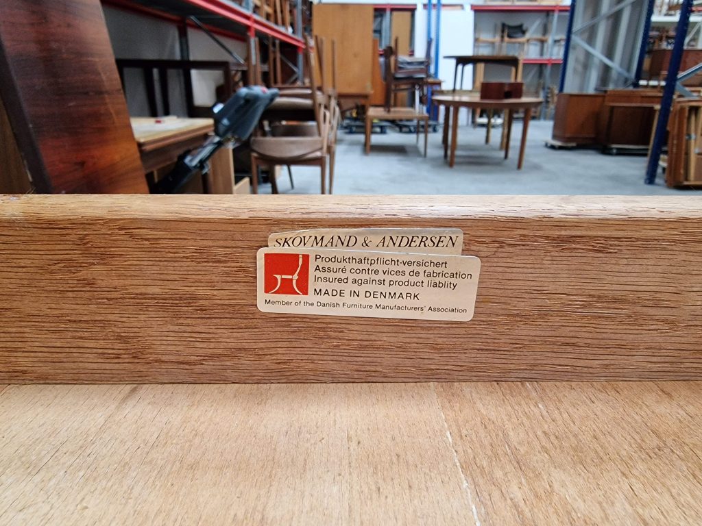 Fire spisestole i massiv egetræ af Skovmand & Andersen