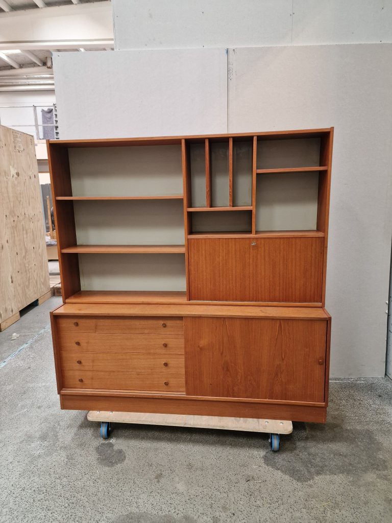 Skænk og bogreol med klap, teak