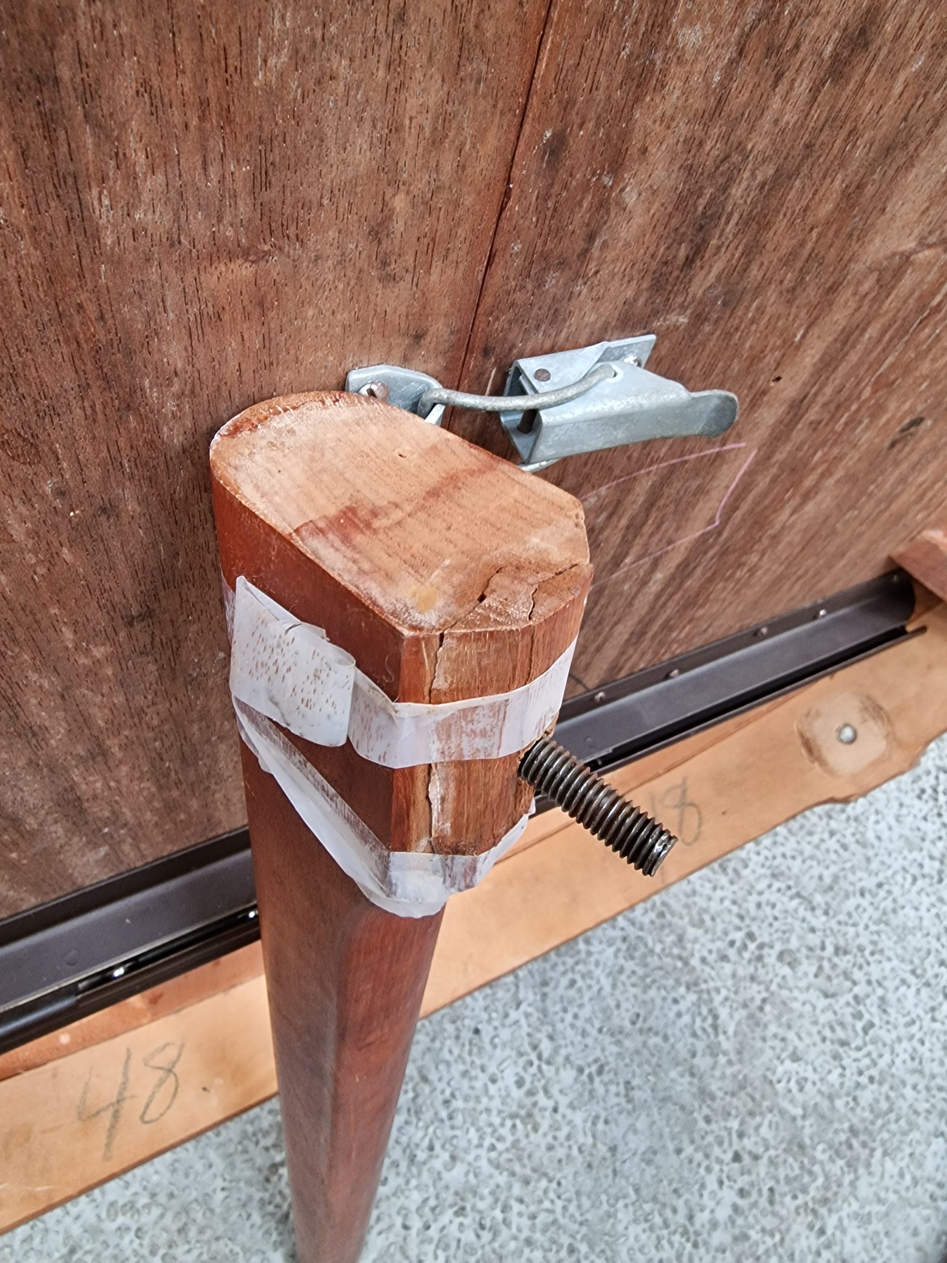 Rundt spisebord med to tillægsplader, Ø120, teak