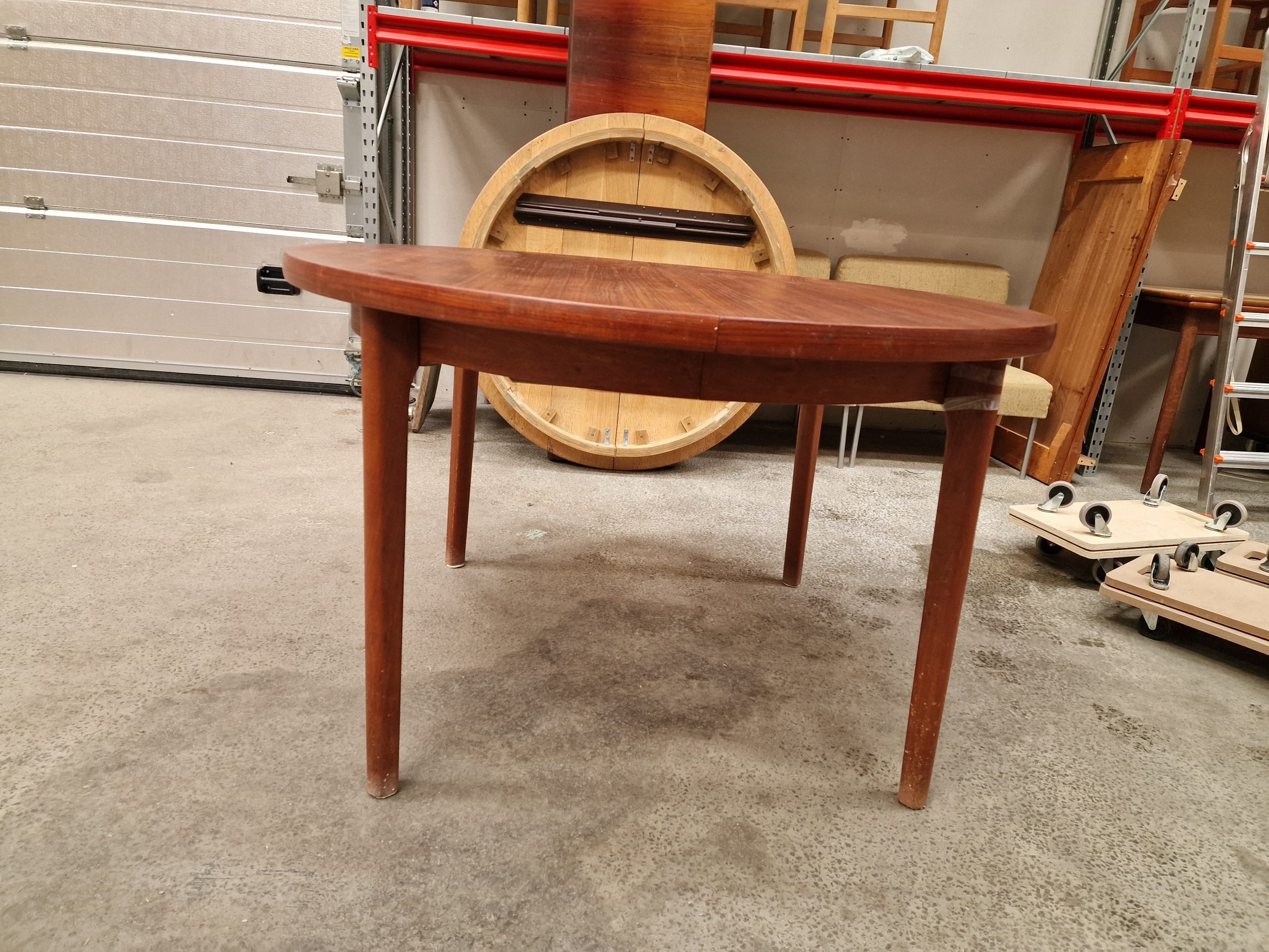 Rundt spisebord med to tillægsplader, Ø120, teak