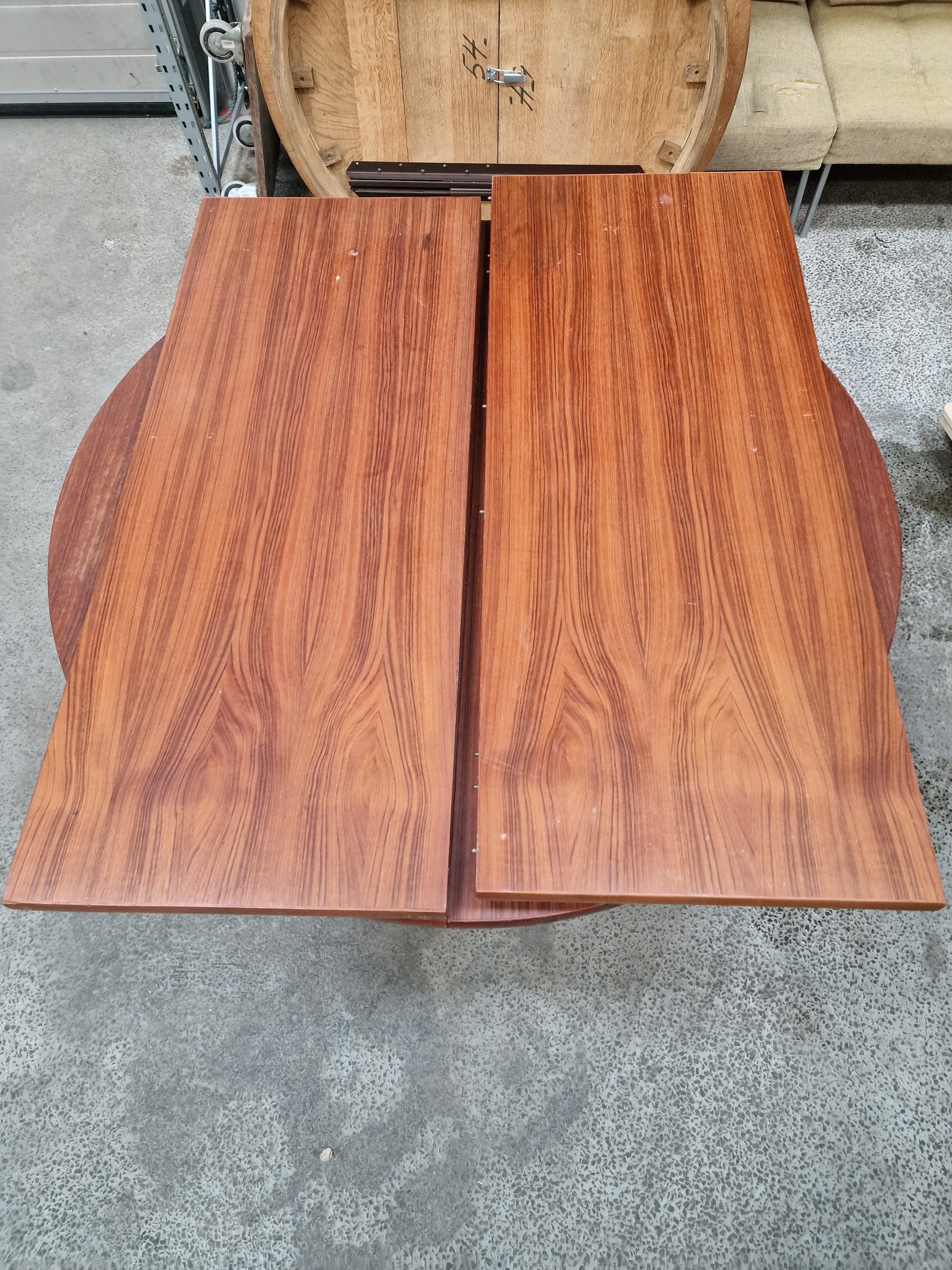 Rundt spisebord med to tillægsplader, Ø120, teak