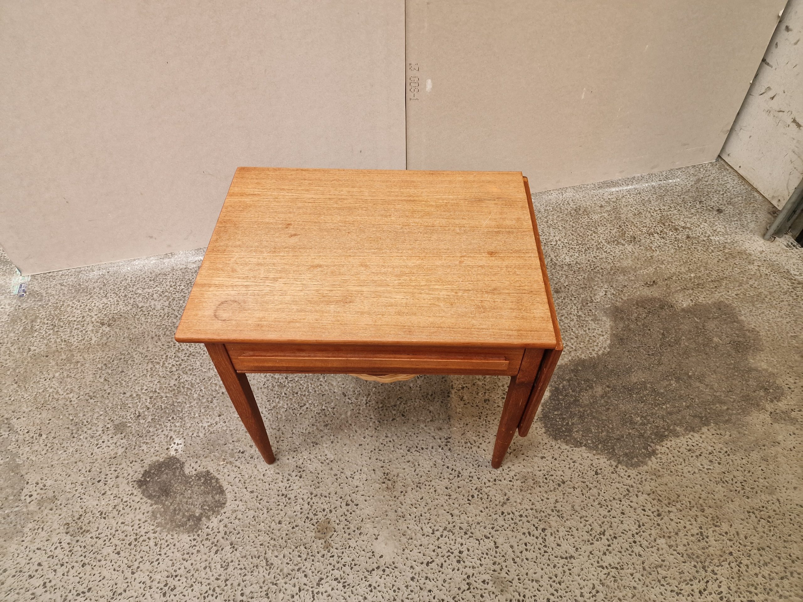 Sybord i teak med forlænger-klap