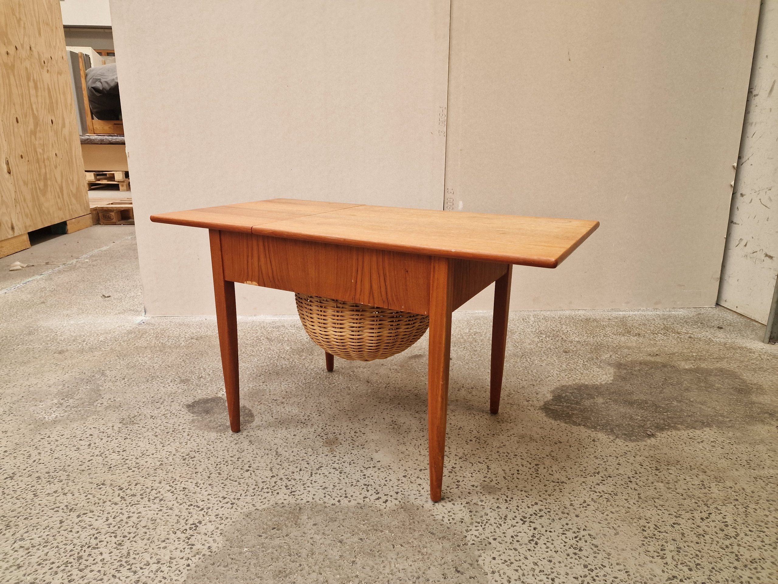 Sybord i teak med forlænger-klap, Johannes Andersen