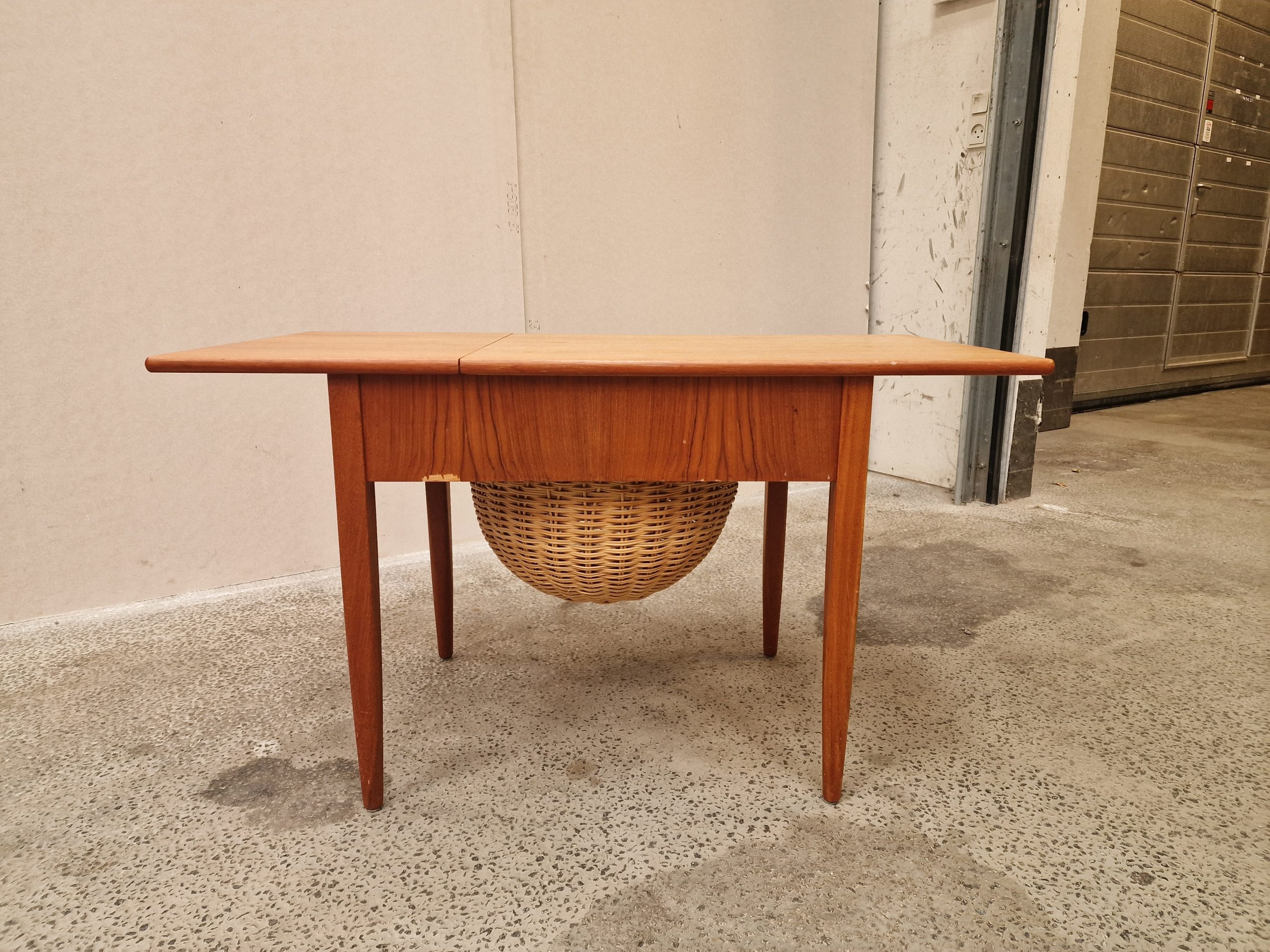 Sybord i teak med forlænger-klap, Johannes Andersen