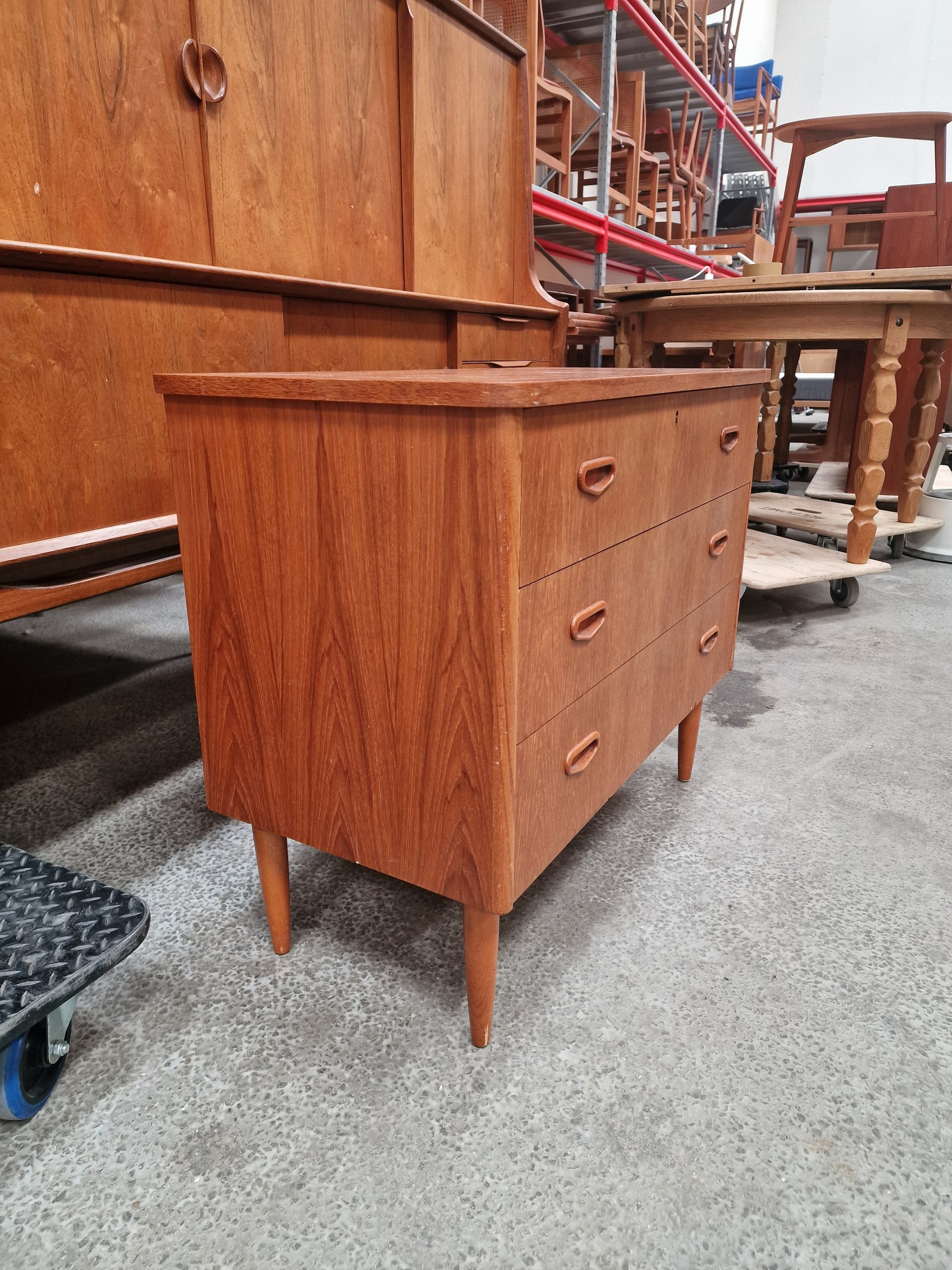 Kommode med tre skuffer