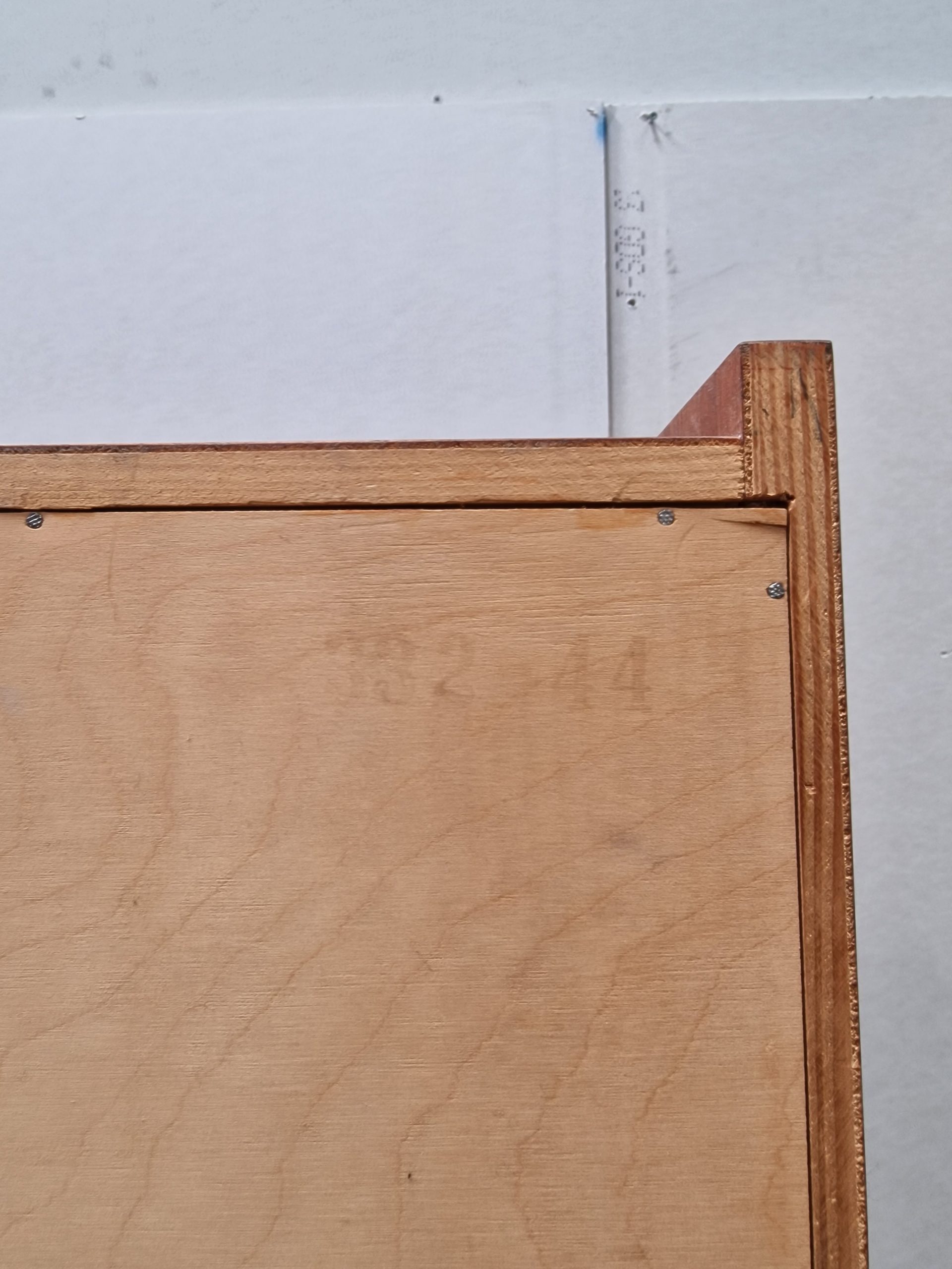 Johannes Sorth. Reol af teak og stel af egetræ