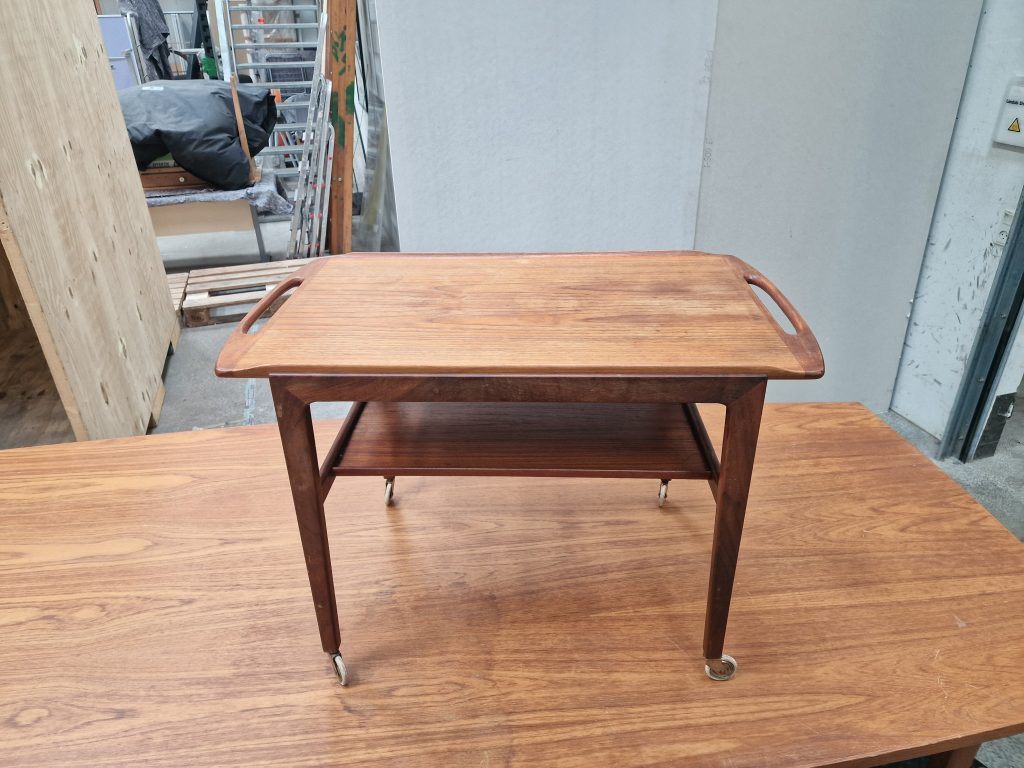 Serveringsvogn med aftagelig bakke, teak