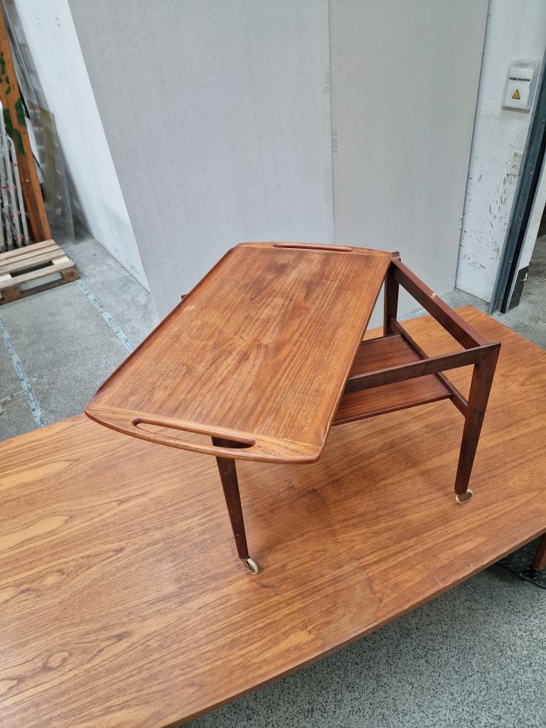 Serveringsvogn med aftagelig bakke, teak