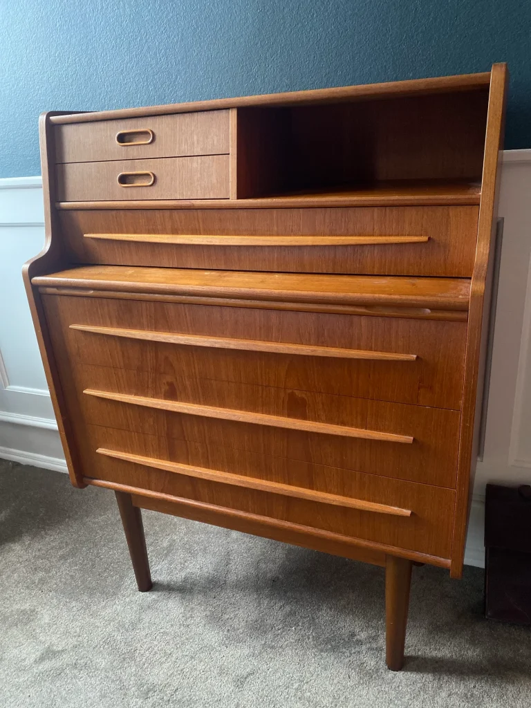 Chatol/sminkebord i teak