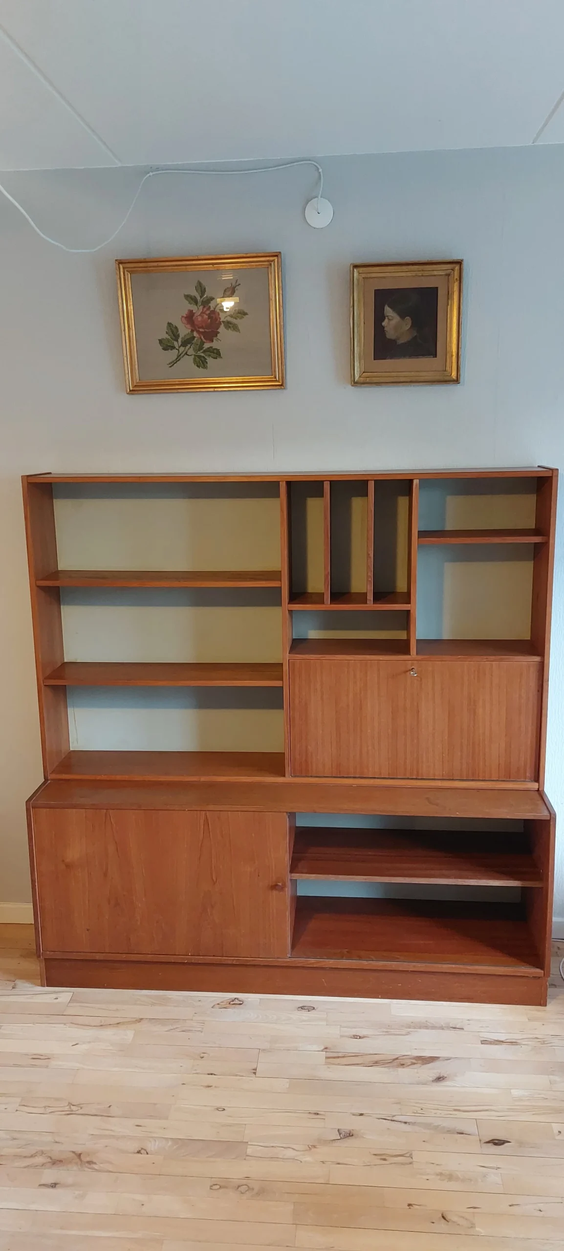 Skænk og bogreol med klap, teak