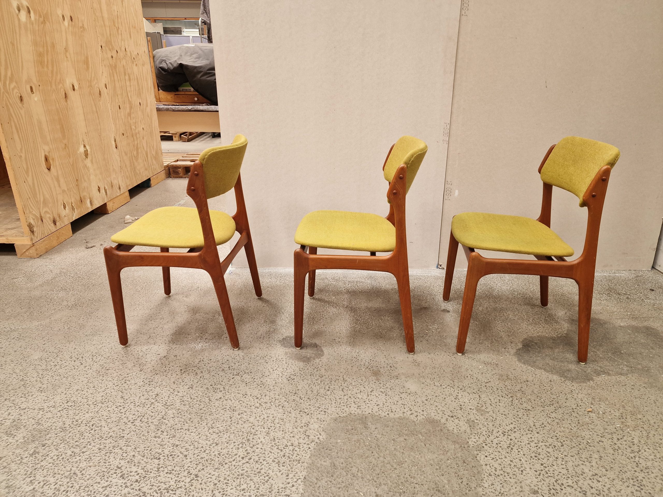 Tre stk Erik Buch spisestole med grøn polstring, model OD49