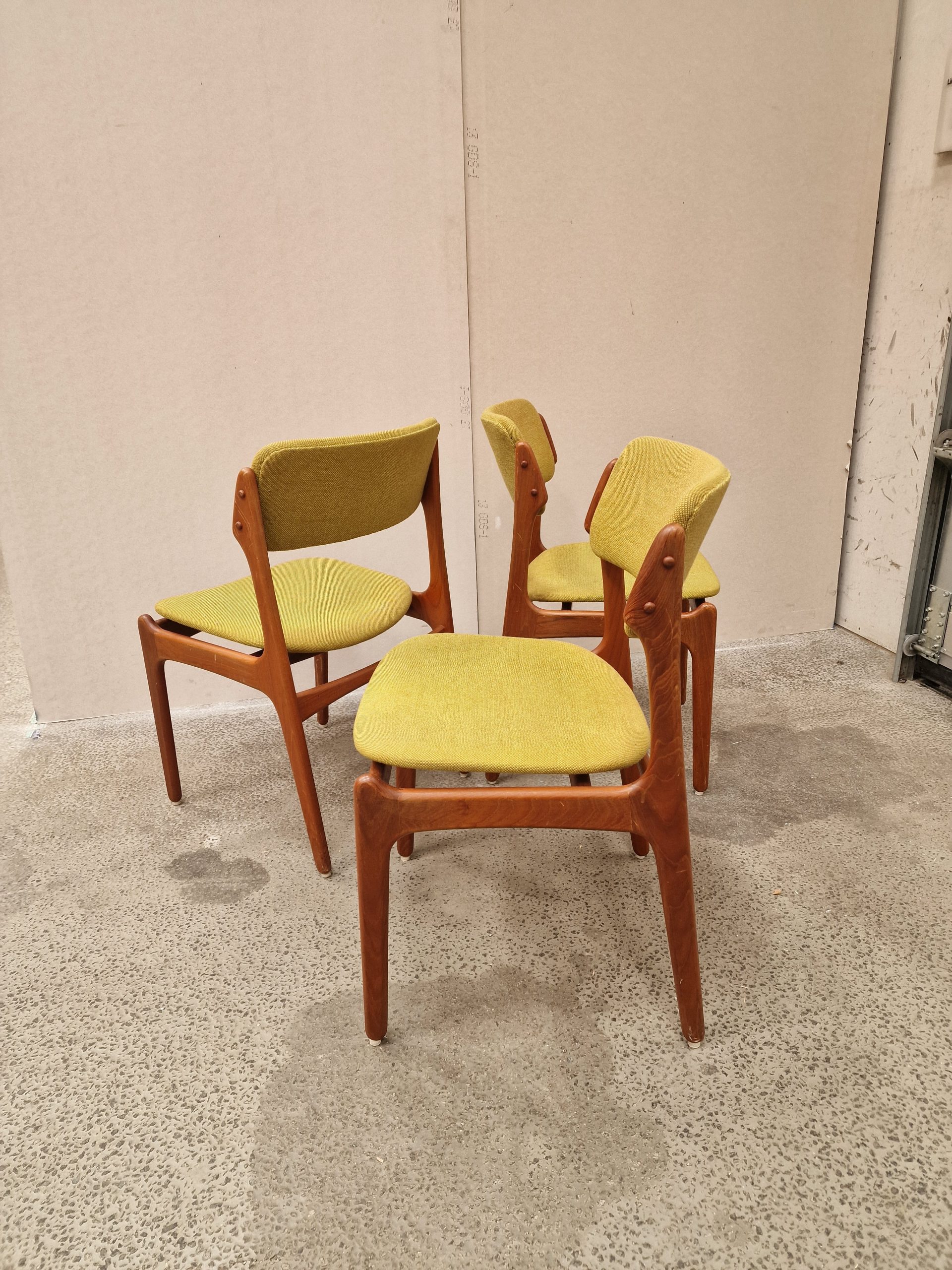 Tre stk Erik Buch spisestole med grøn polstring, model OD49