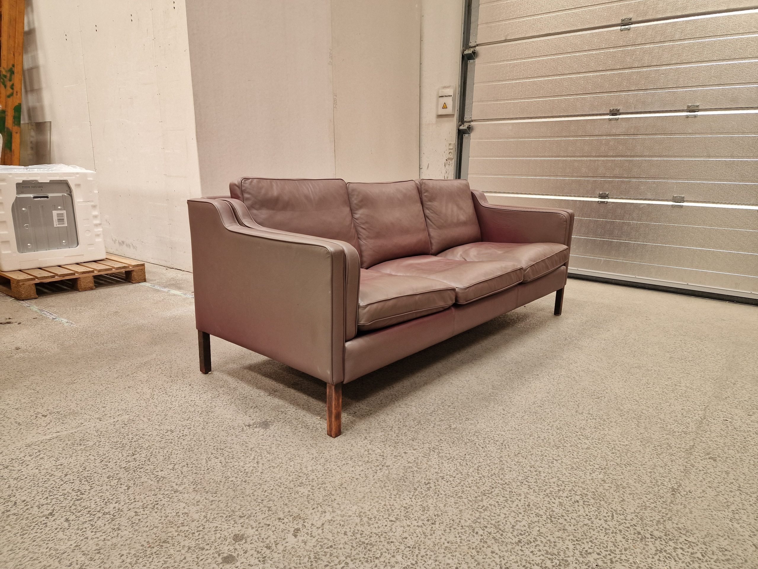 Trepersoners Stouby sofa