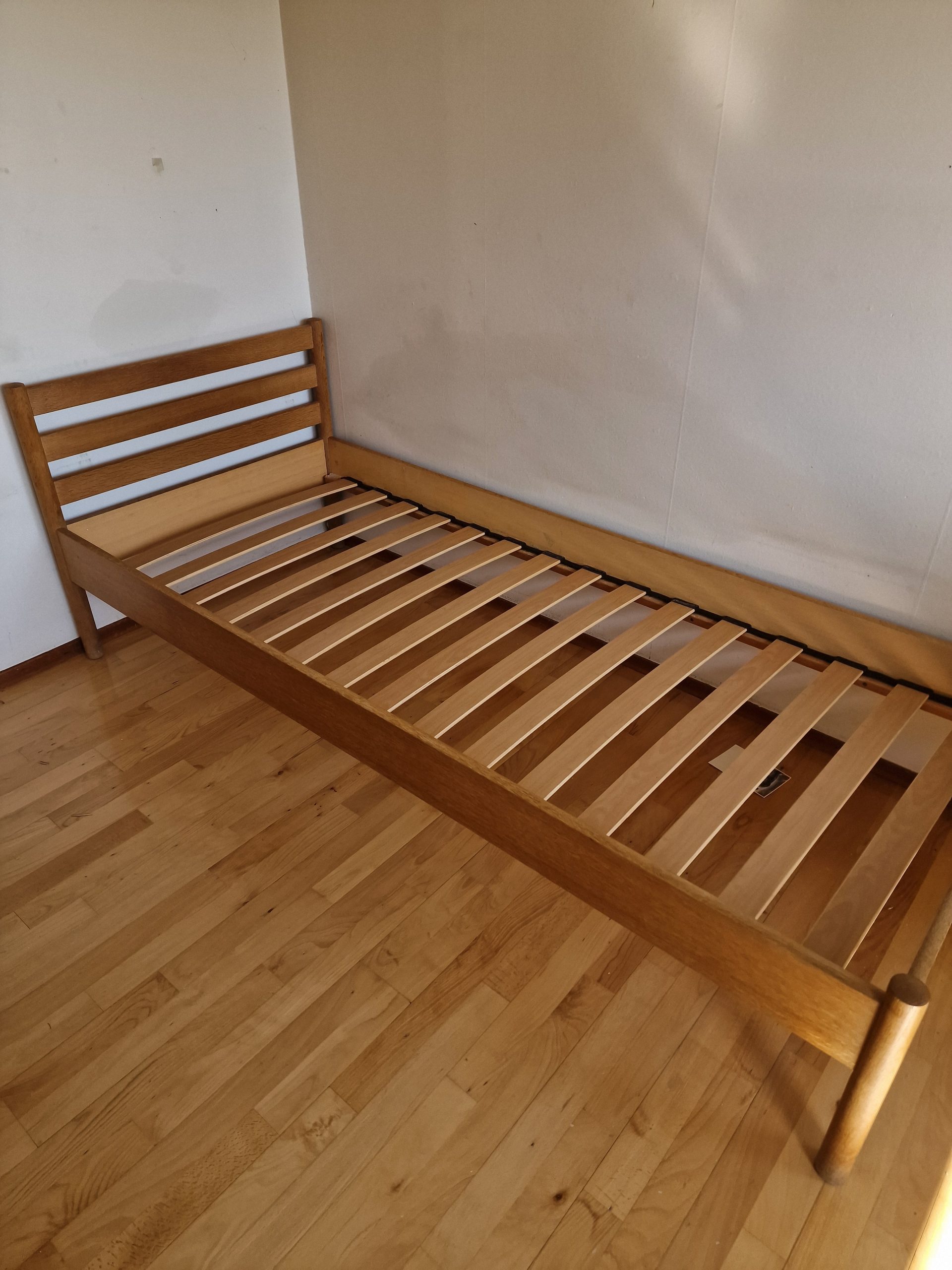 Sengerammer i massiv egetræ