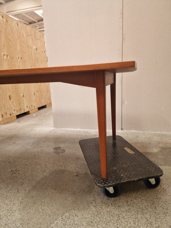 Stort spisebord/konferencebord i teak