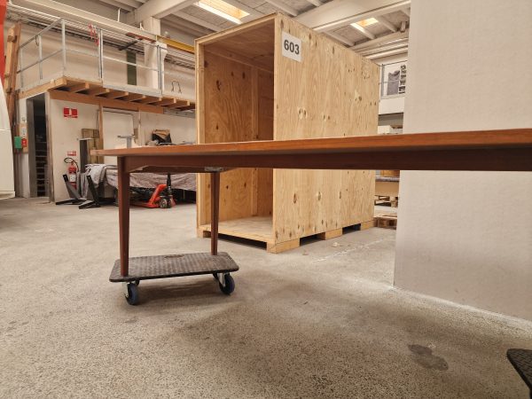 Stort spisebord/konferencebord i teak