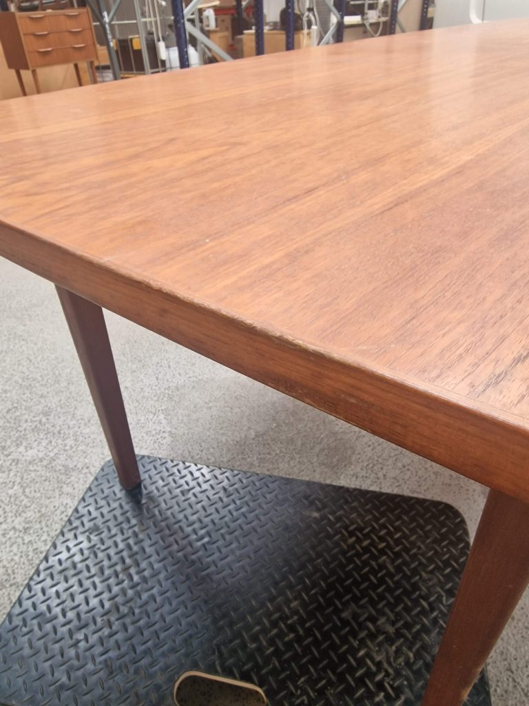 Stort spisebord/konferencebord i teak