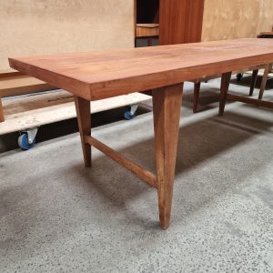 Tungt sofabord i teak