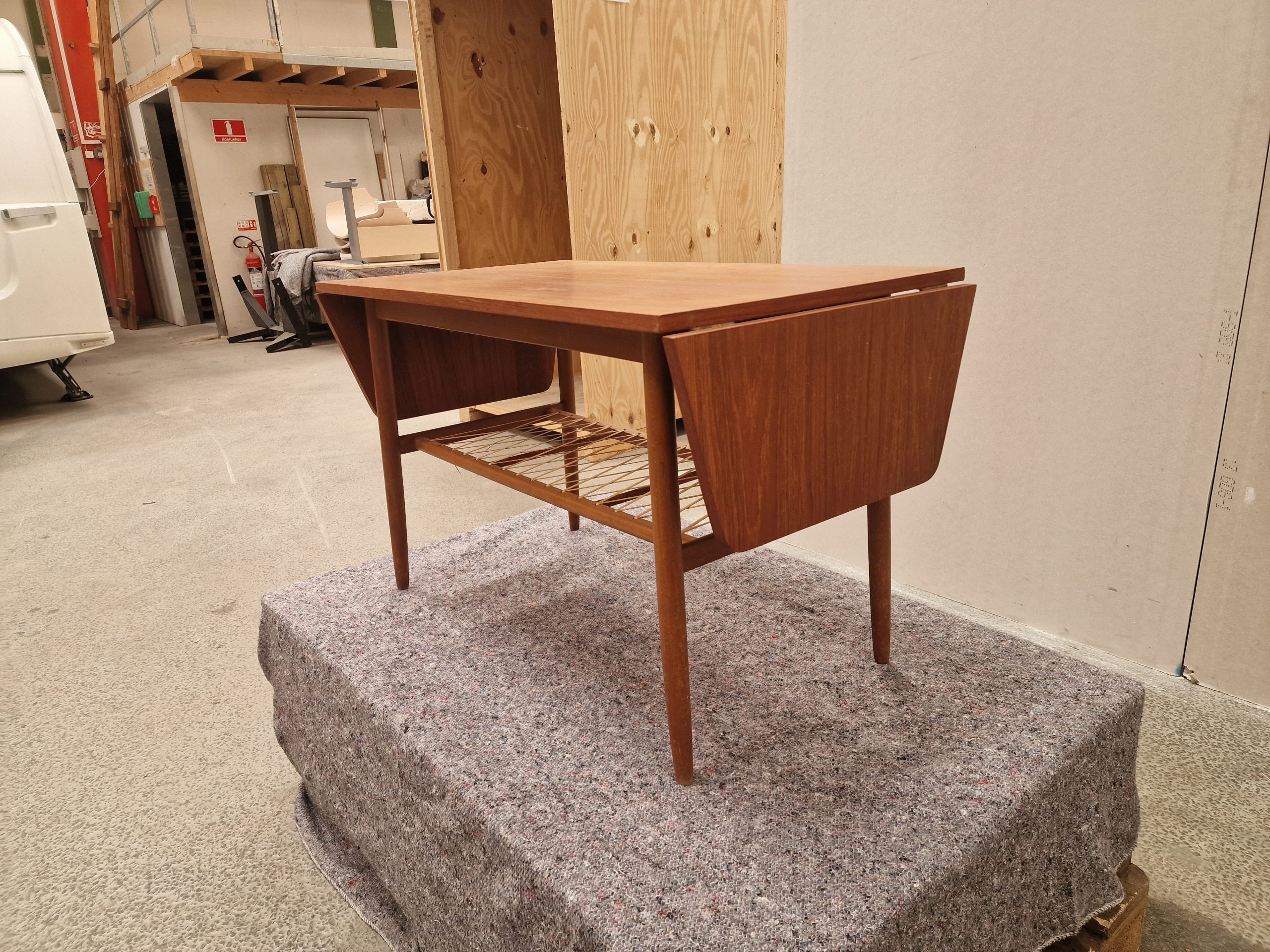 Sofabord med flethylde, teak