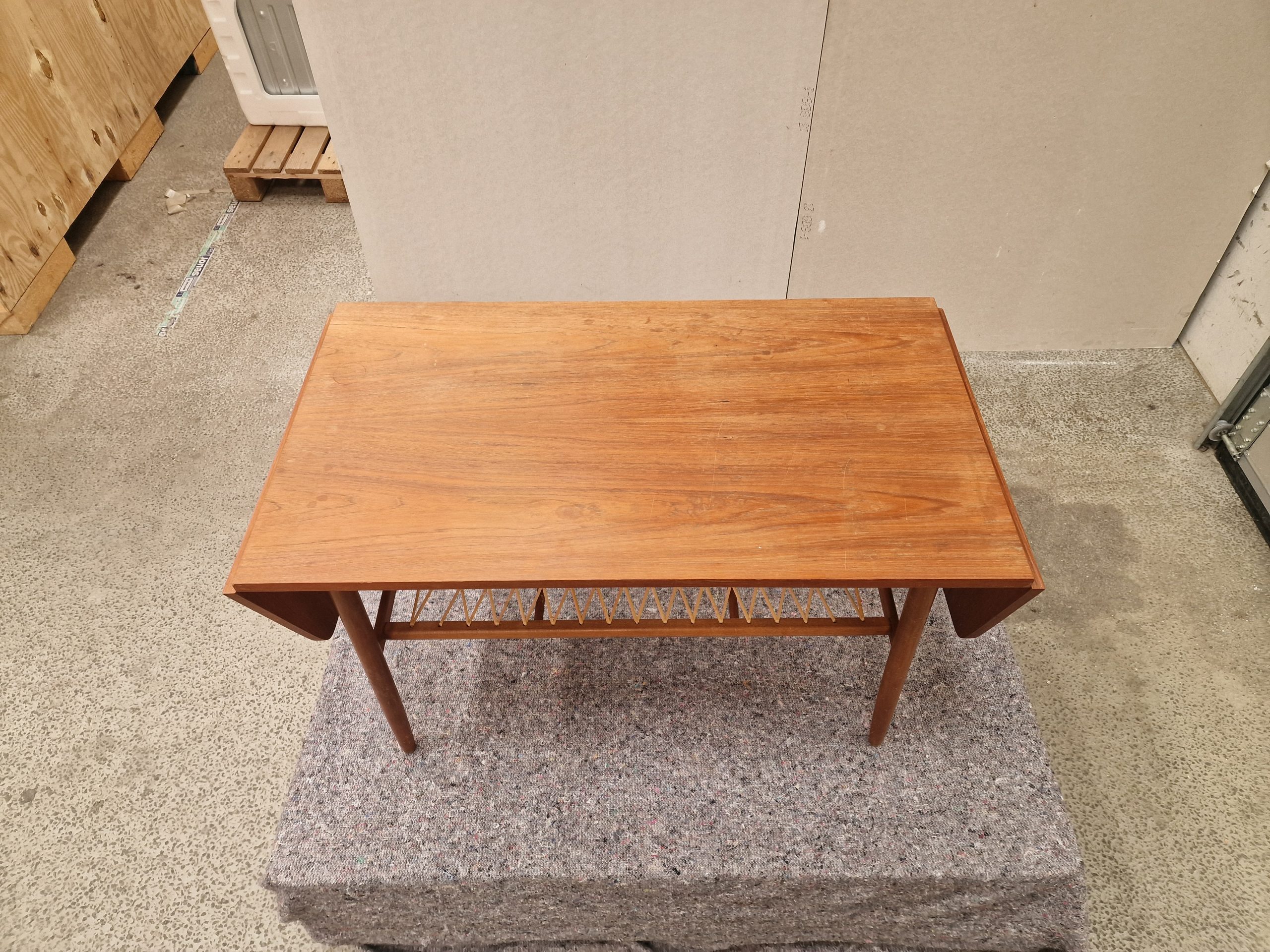 Sofabord med flethylde, teak