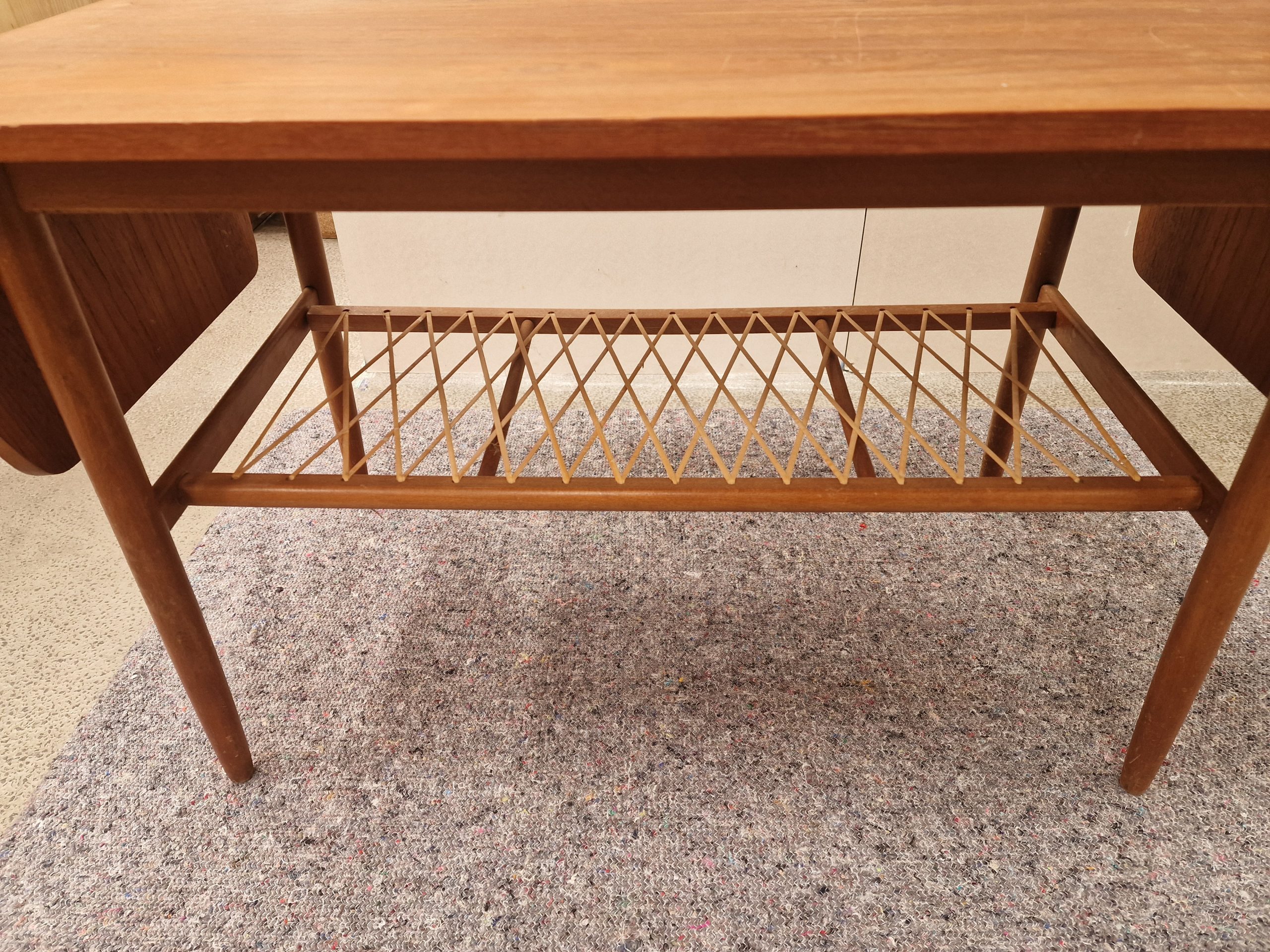 Sofabord med flethylde, teak