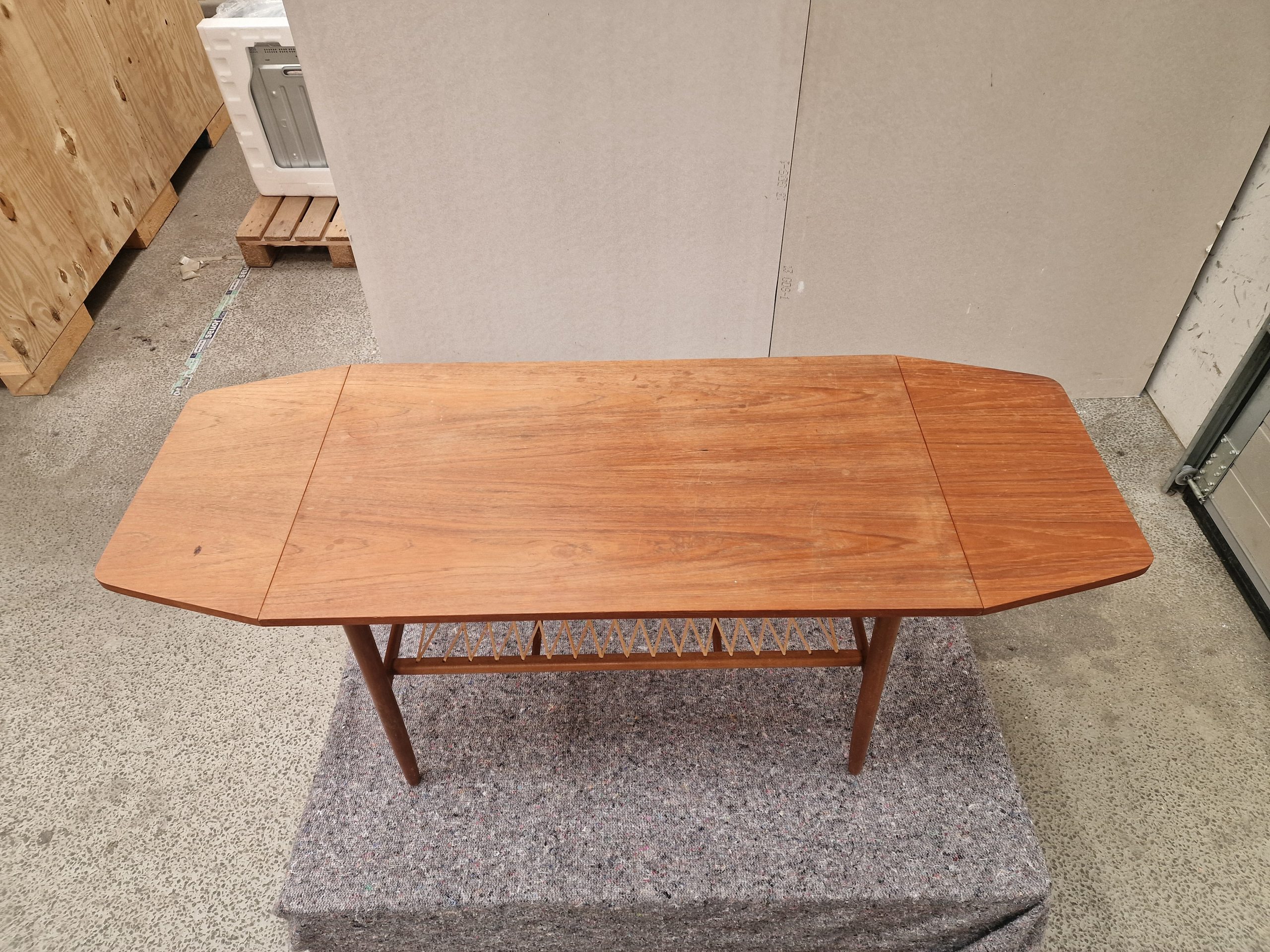 Sofabord med flethylde, teak