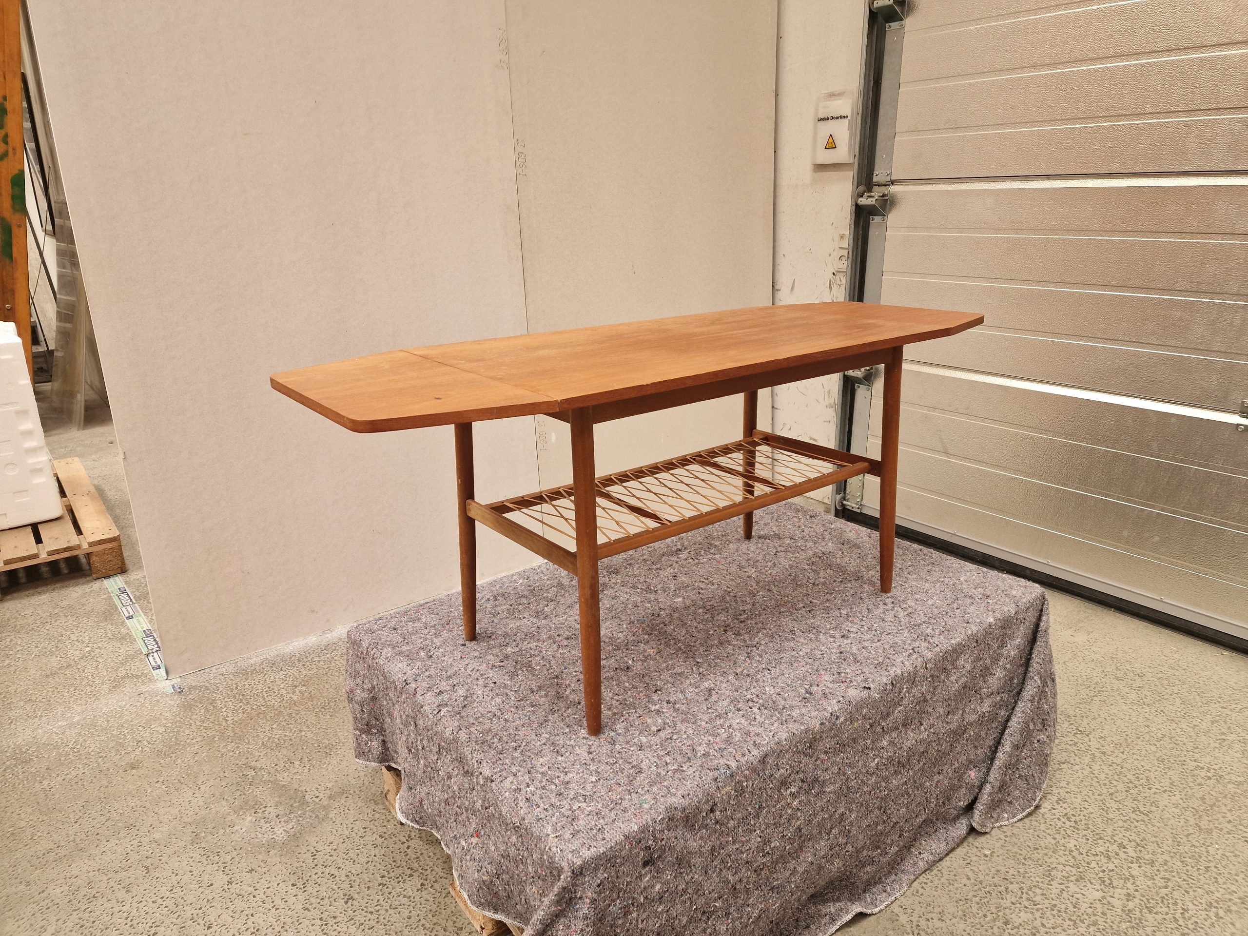 Sofabord med flethylde, teak