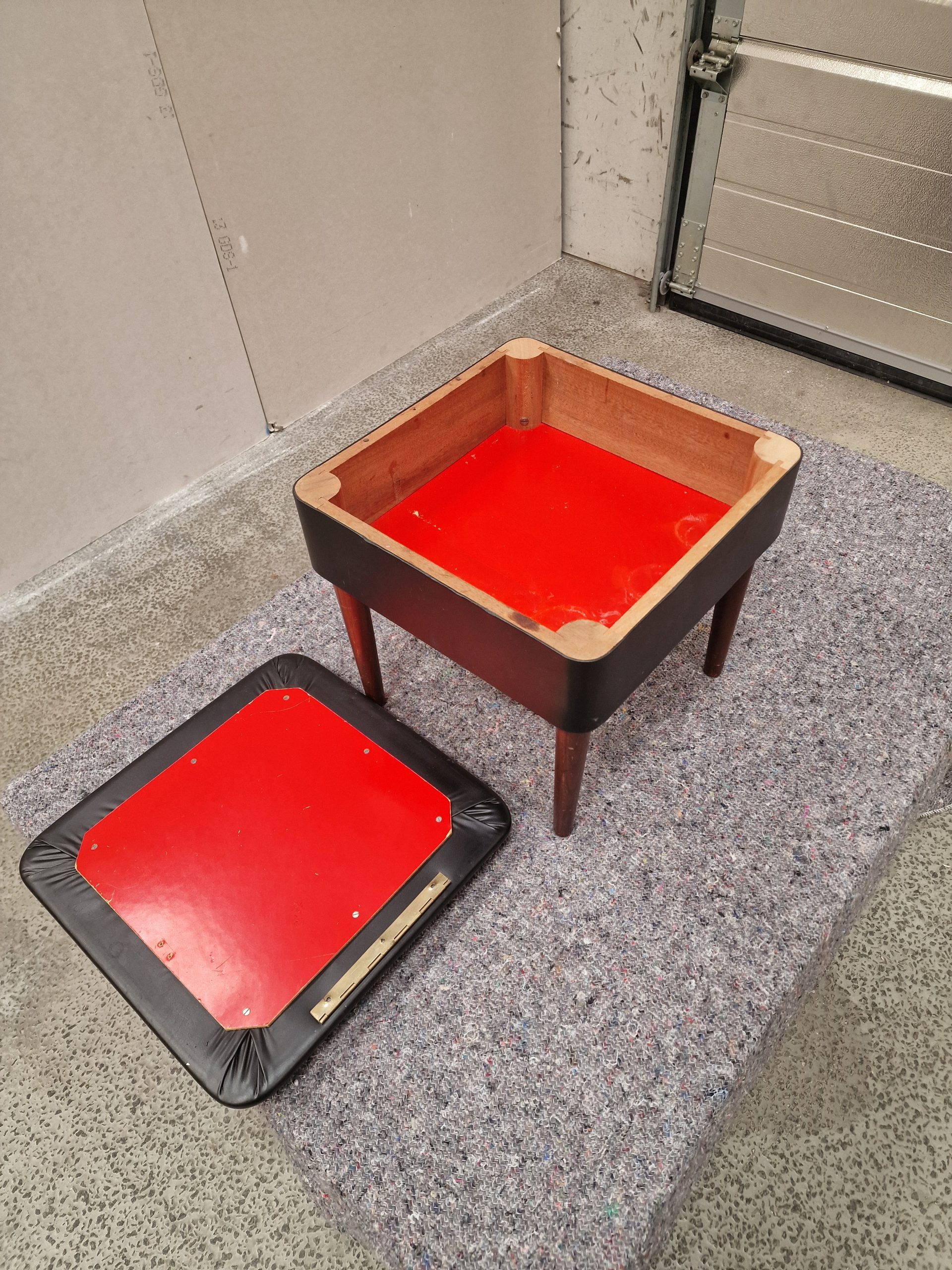 Skammel med opbevaring