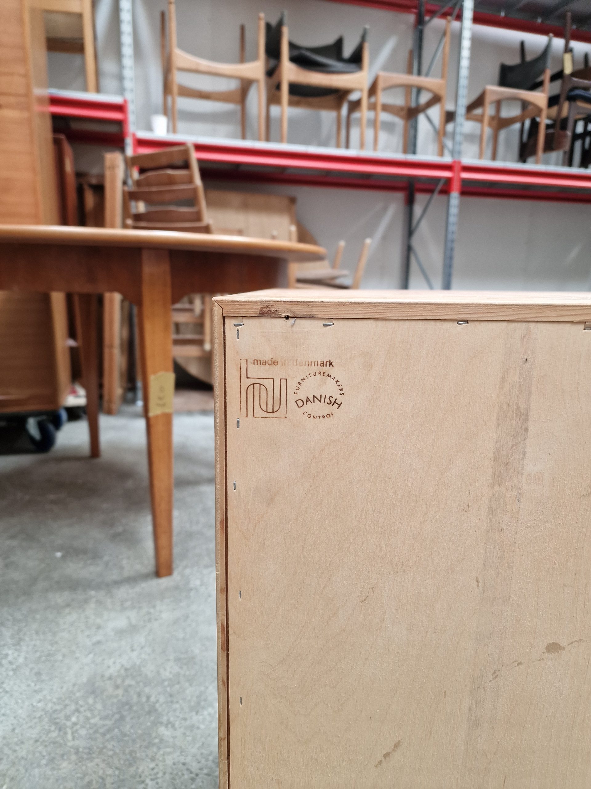 Enfløjet skænk af Hundevad i egetræ