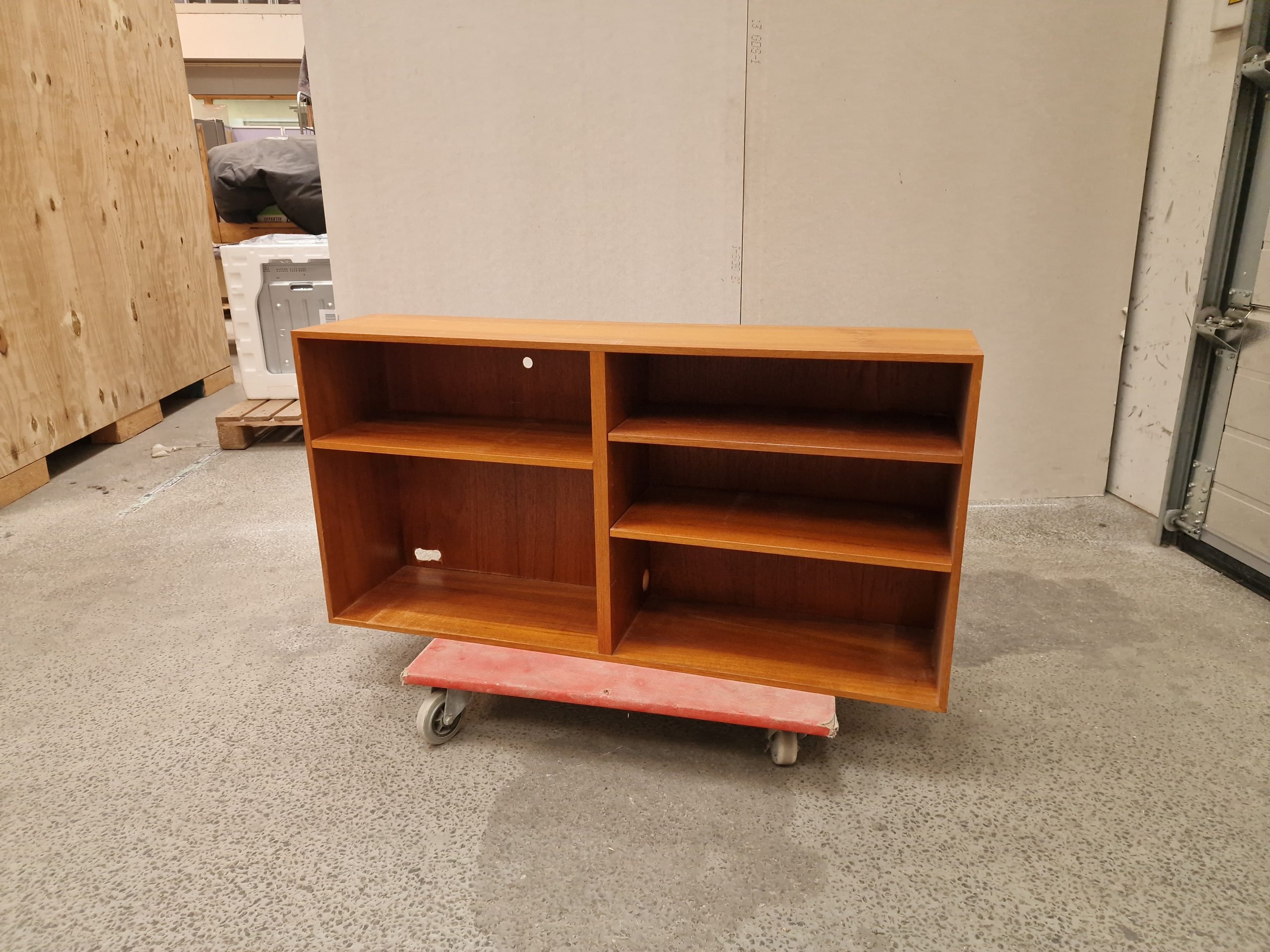 Lille smal reol, teak