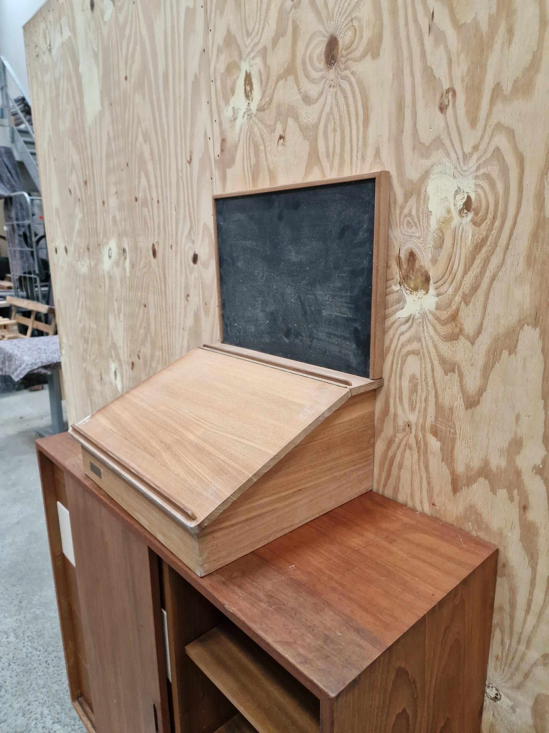 Trip Trap Skrivepult, teak, væghængt