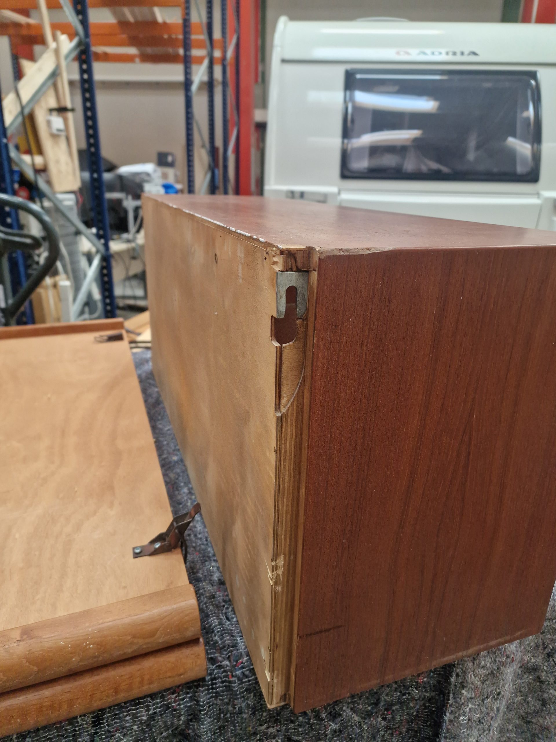 Vangereol i teak, vitrine, skab, hylder og vanger, Hansen and Guldborg (HG Furniture)