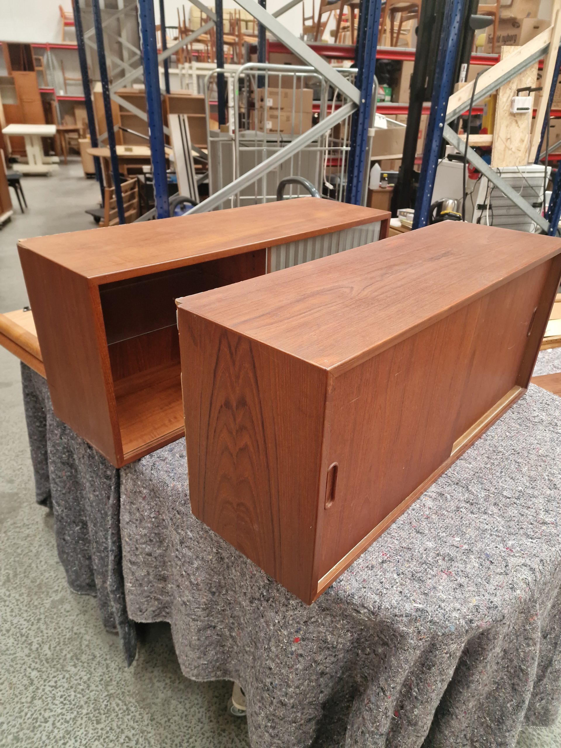 Vangereol i teak, vitrine, skab, hylder og vanger, Hansen and Guldborg (HG Furniture)