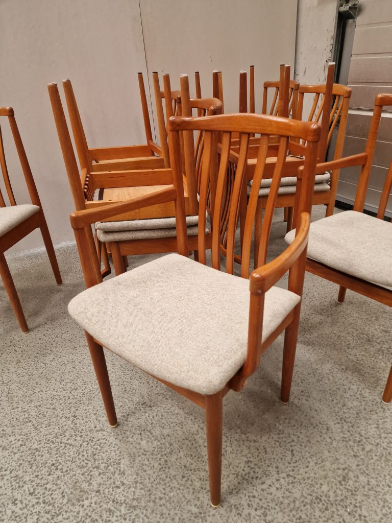 Spisestole i teak, 11 stk