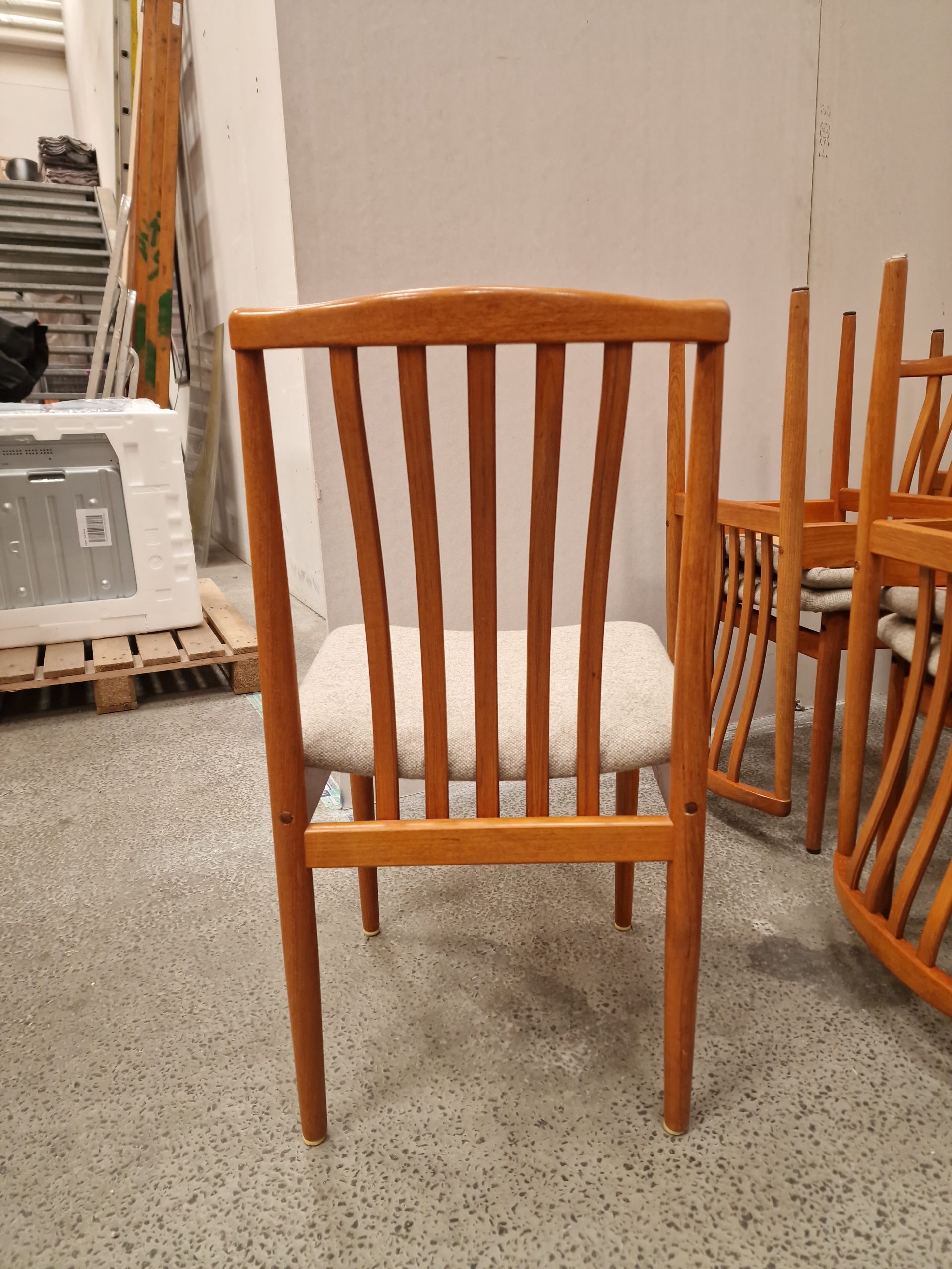 Spisestole i teak, 11 stk