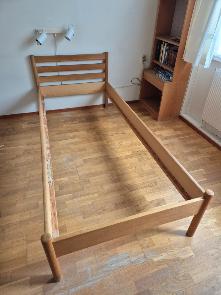 Sengerammer i massiv egetræ