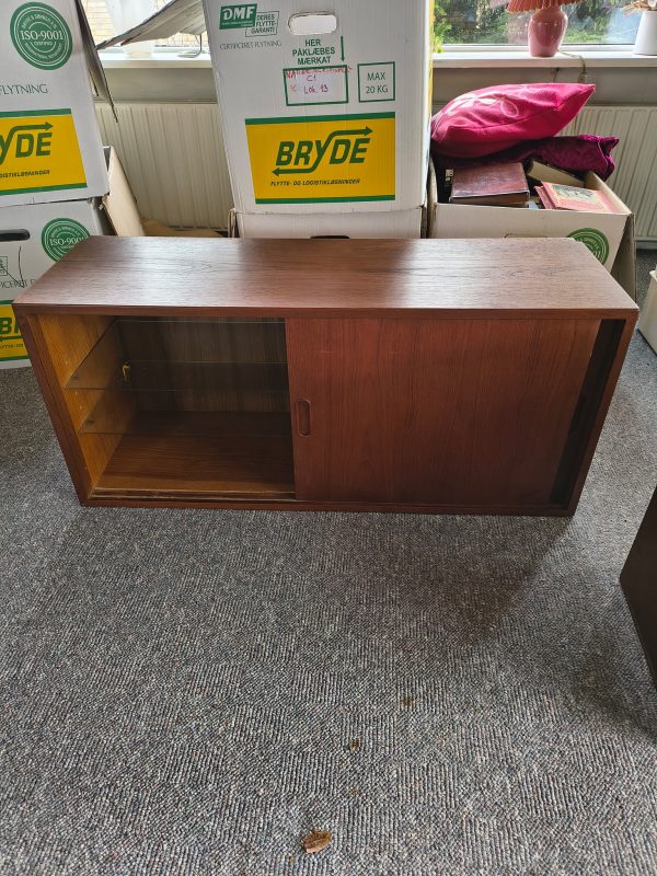 Vangereol i teak, vitrine, skab, hylder og vanger, Hansen and Guldborg (HG Furniture)