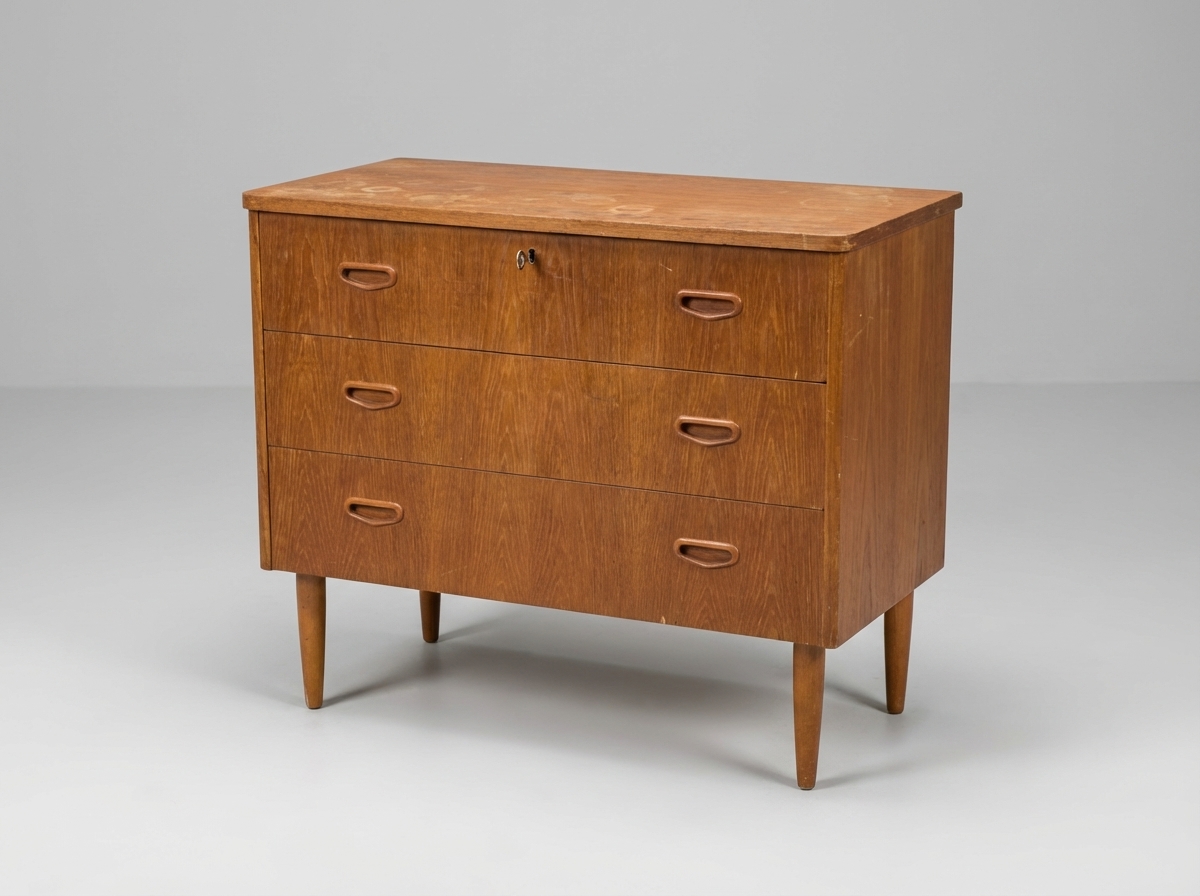 Kommode med tre skuffer