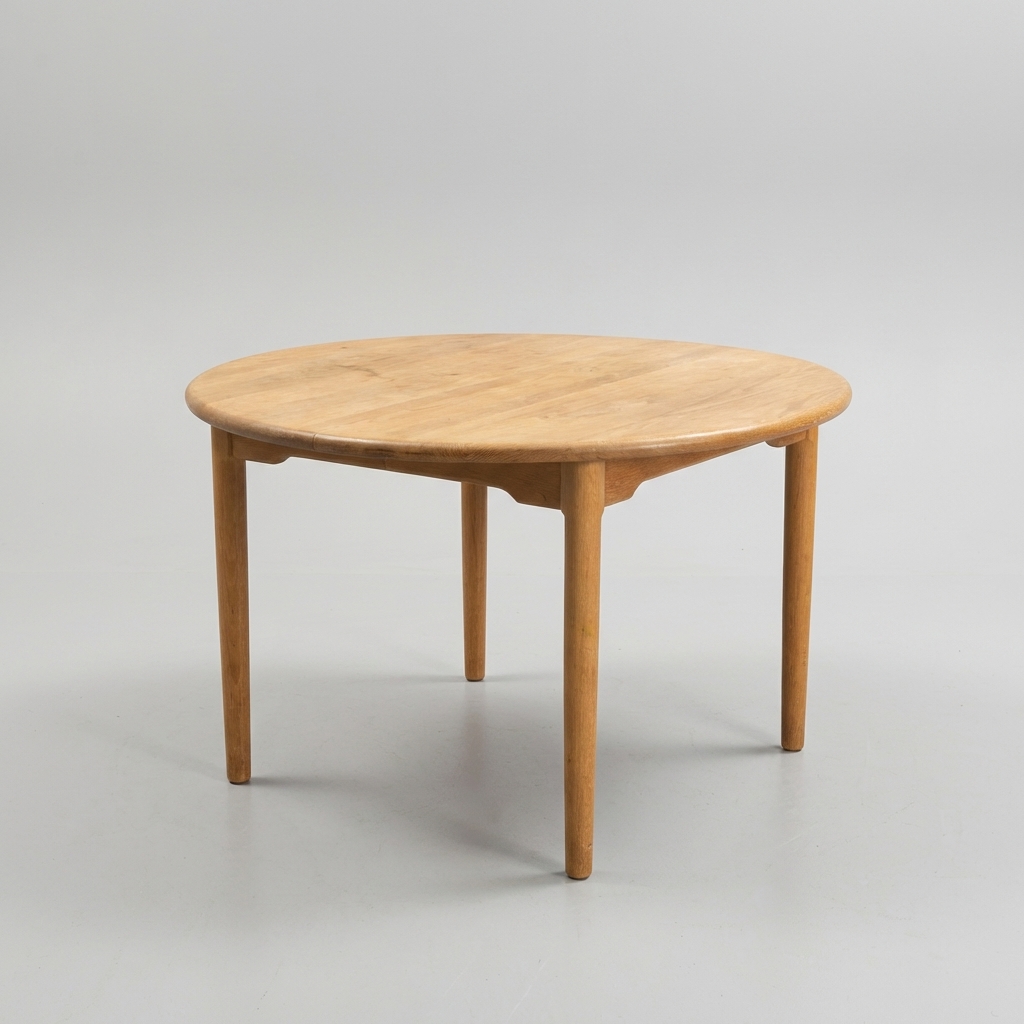 Rundt spisebord i massiv bøgetræ